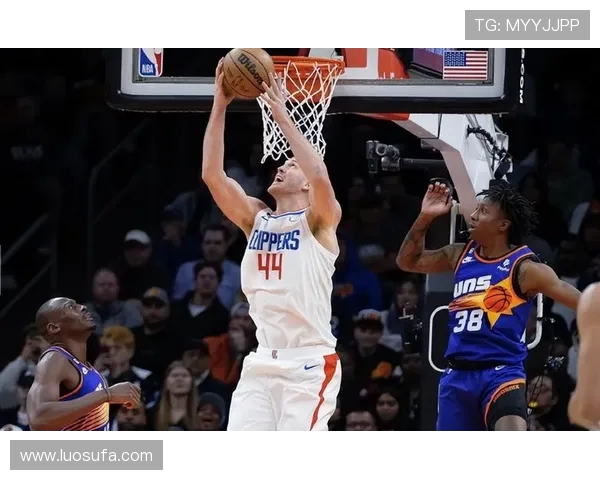 洛杉矶快船迎战劲旅全力冲击胜利揭示球队赛季关键转折